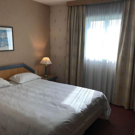 Le Manoir Hotel Orchies Kültér fotó