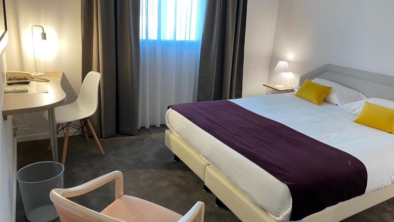 Le Manoir Hotel Orchies Kültér fotó