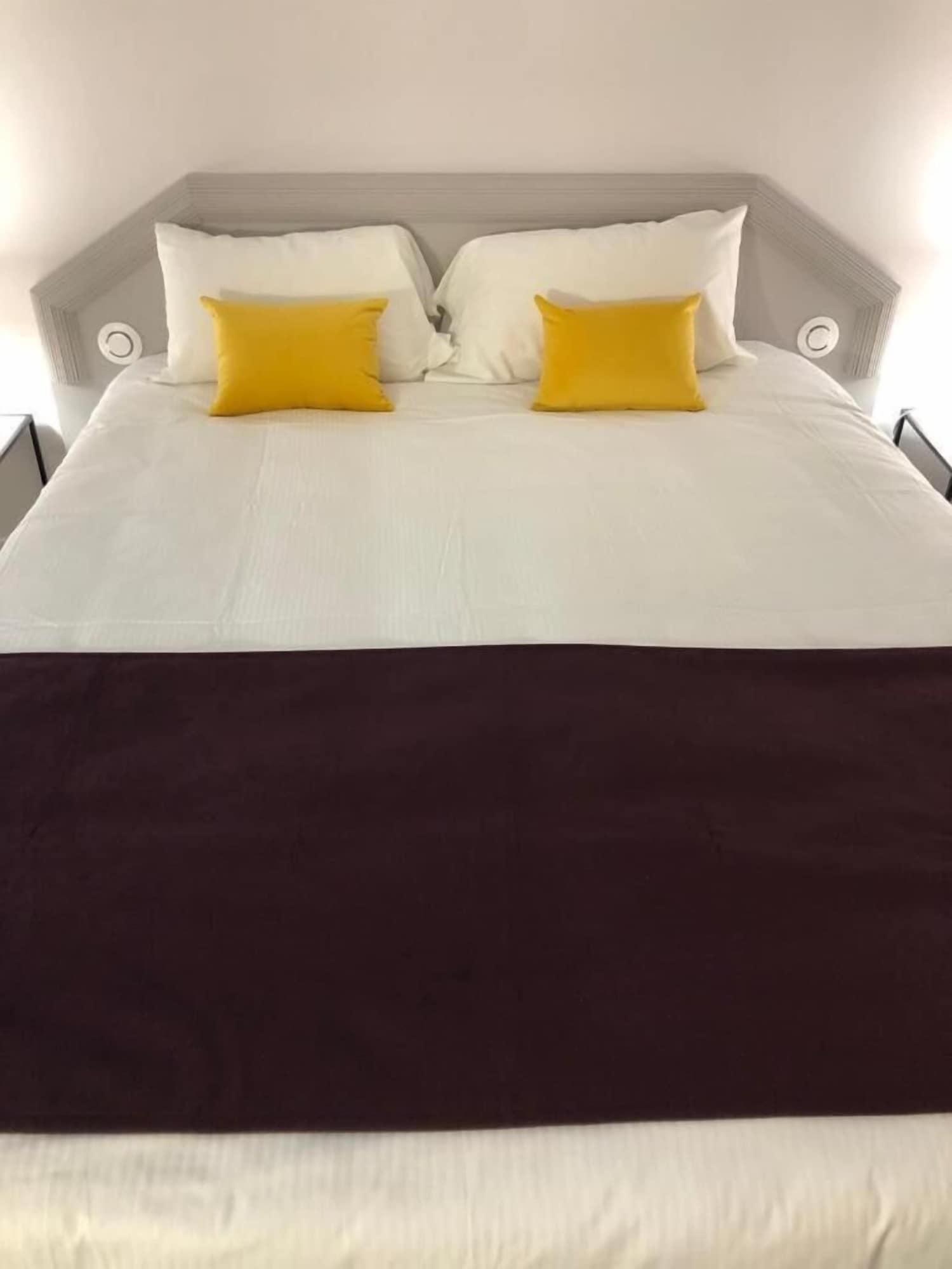 Le Manoir Hotel Orchies Kültér fotó