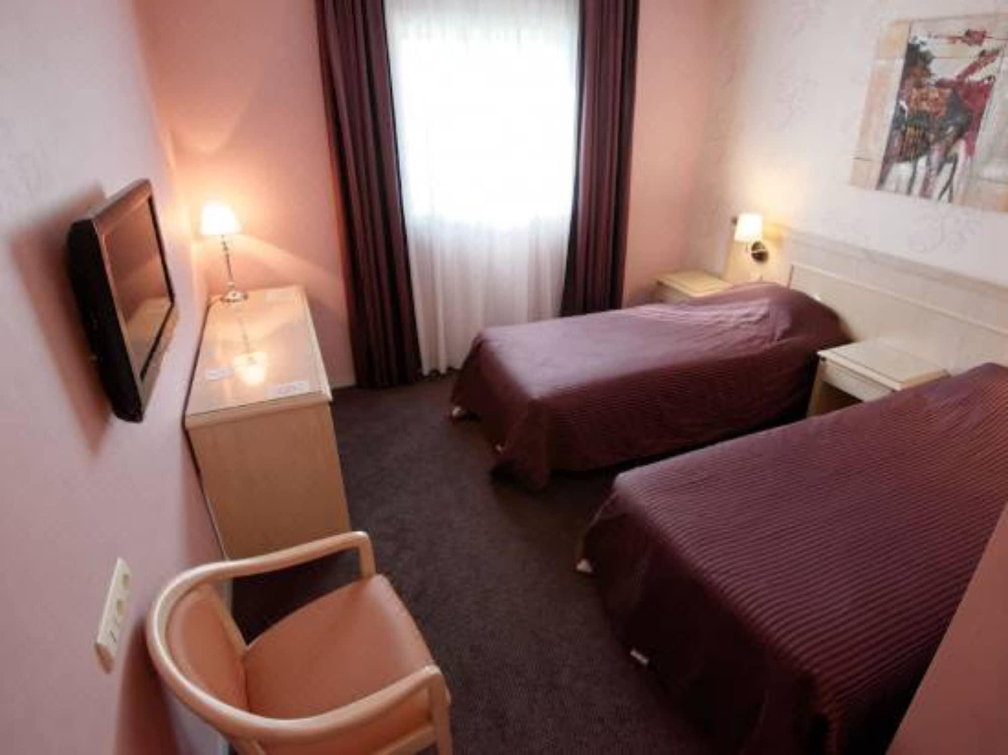 Le Manoir Hotel Orchies Kültér fotó