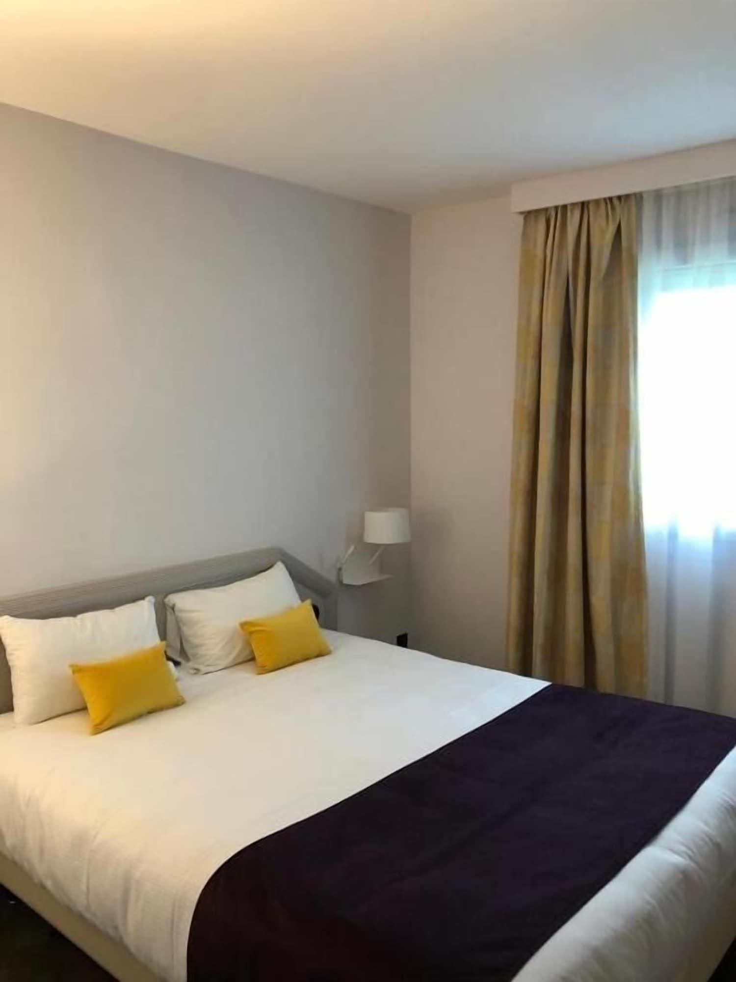 Le Manoir Hotel Orchies Kültér fotó