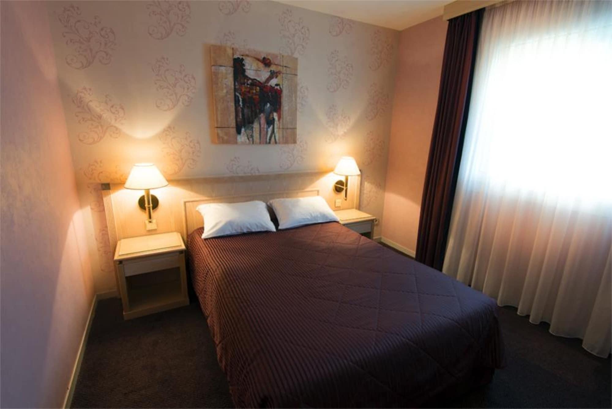 Le Manoir Hotel Orchies Kültér fotó