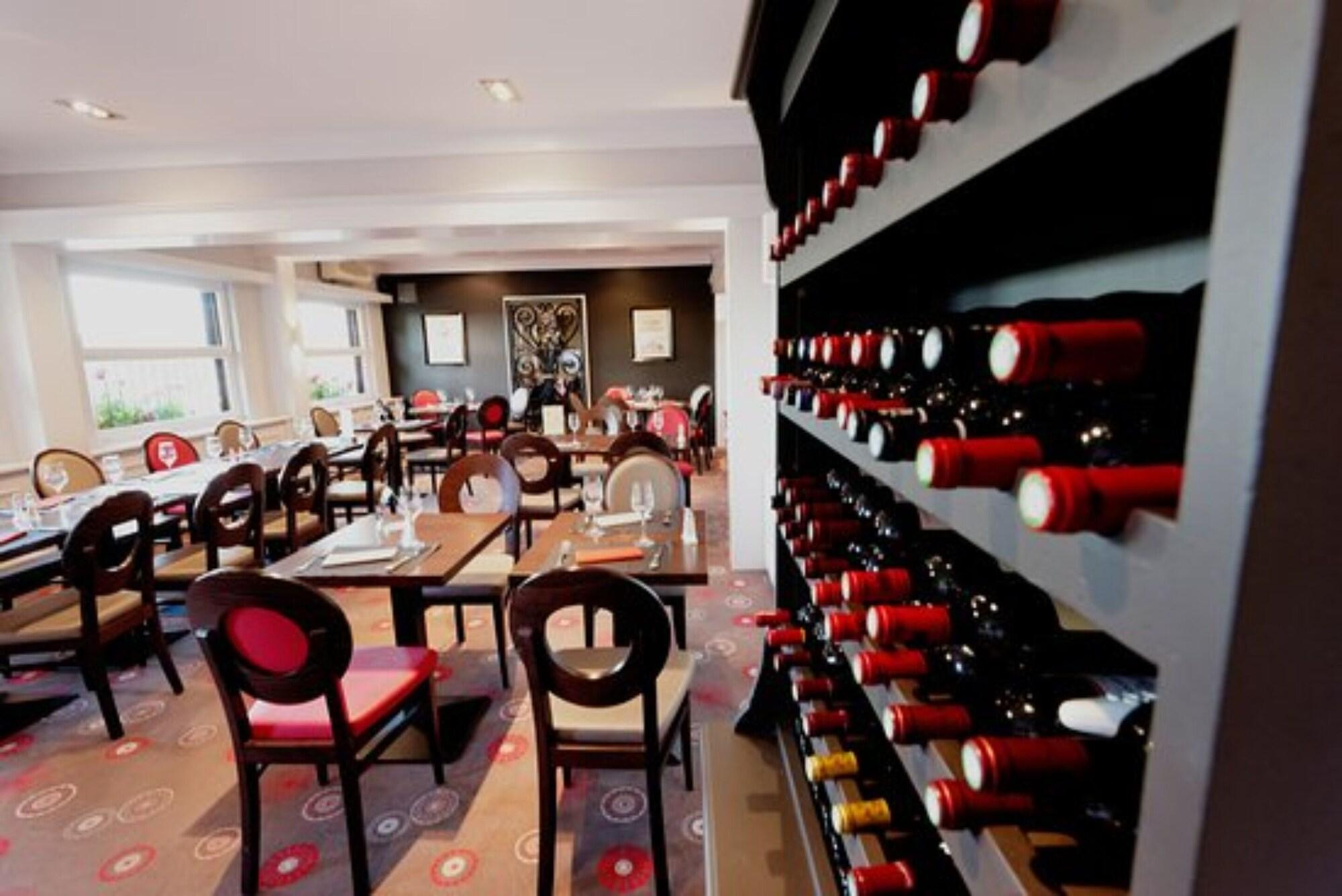Le Manoir Hotel Orchies Kültér fotó